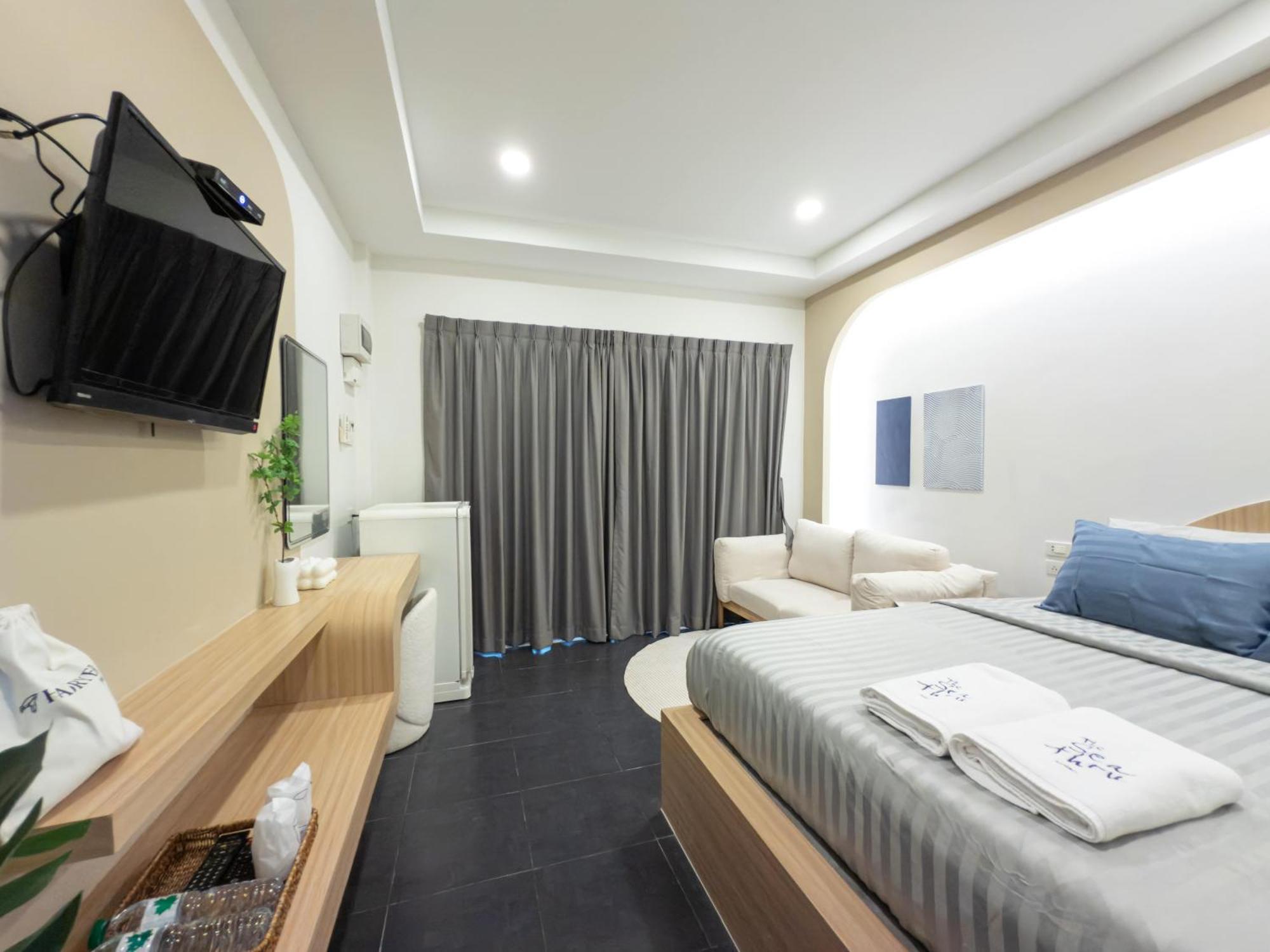 Hotel The Seathru Koh Larn Pattaya Exterior foto