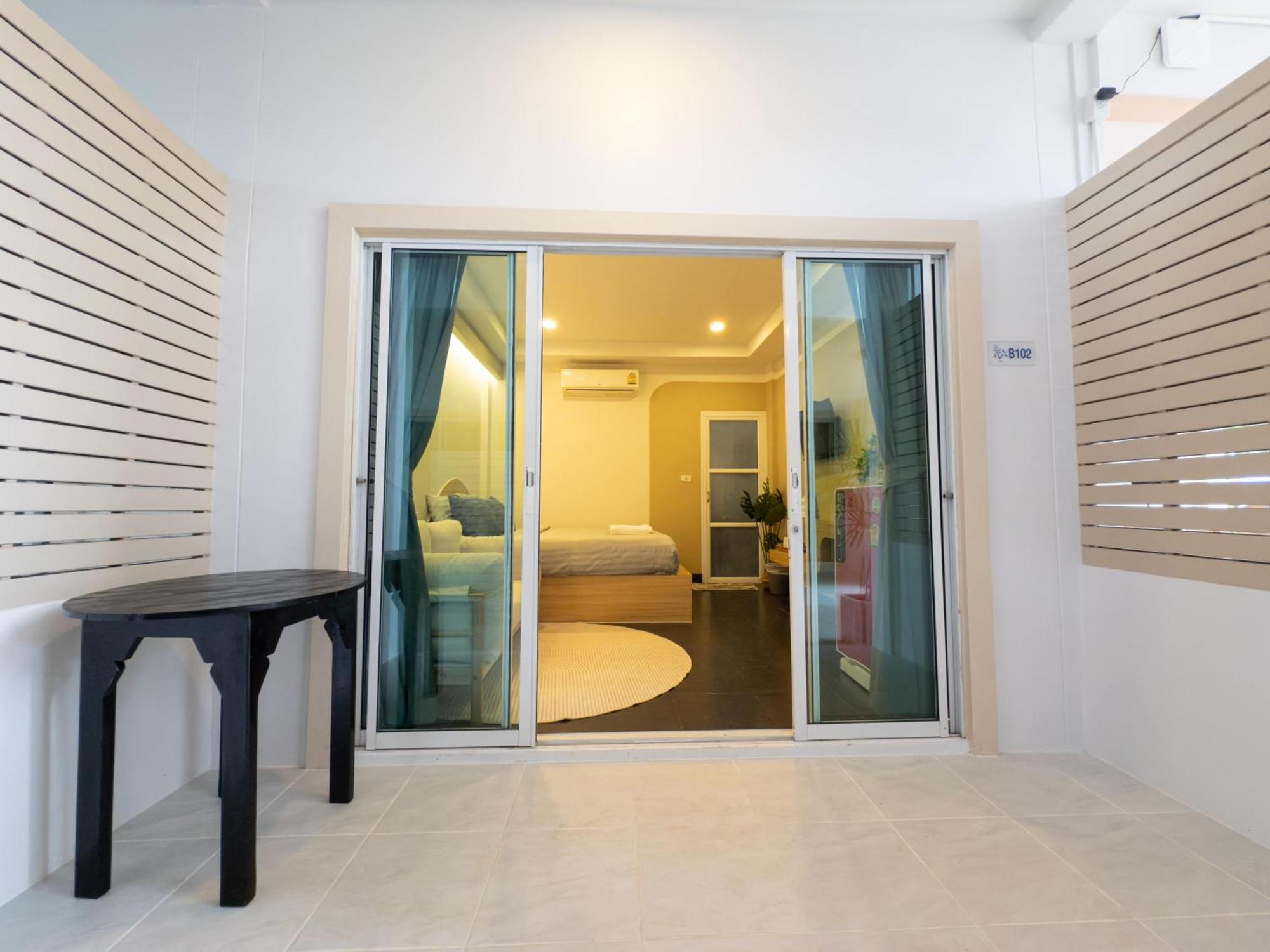 Hotel The Seathru Koh Larn Pattaya Exterior foto